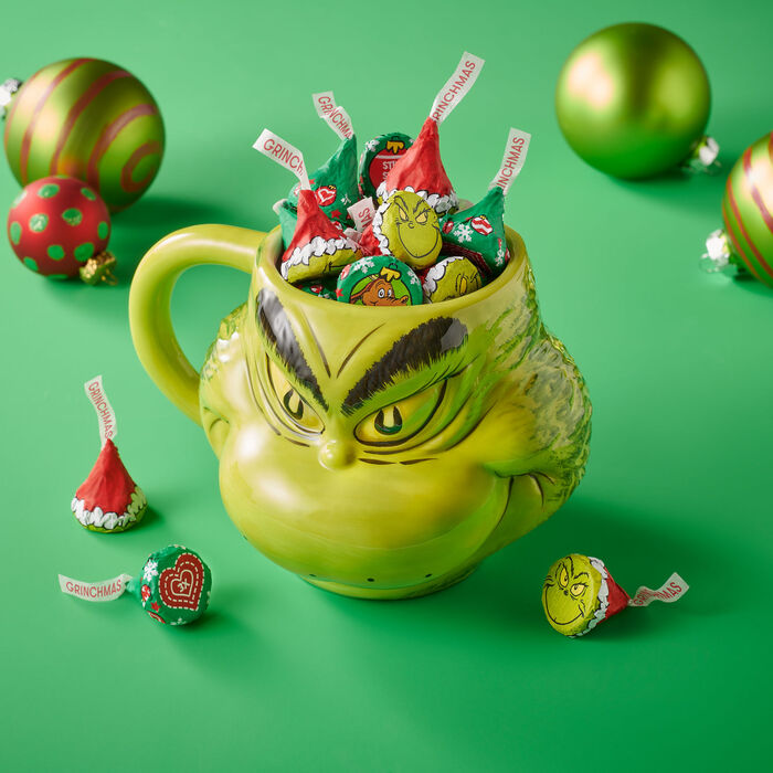 HERSHEY'S KISSES Grinch Milk Chocolate, Christmas , Candy Bag, 8.4 oz